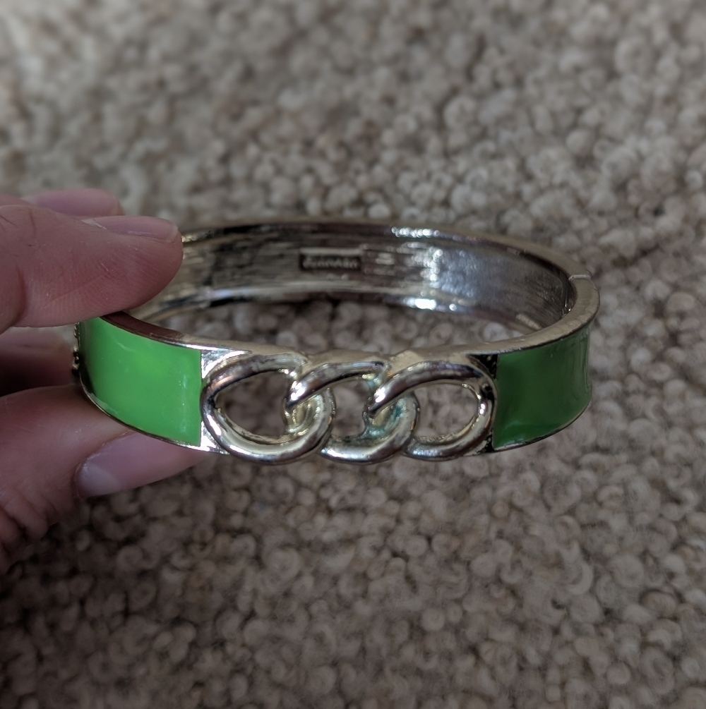 Formash Green Clasp Bracelet